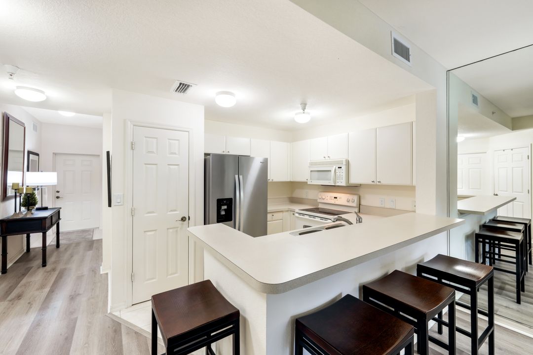 4455 Botanical Pl Cir #103, Naples, FL 34112