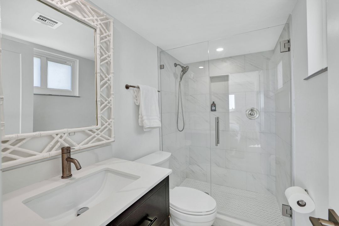 1100 Gulf Shore Blvd N #103, Naples, FL 34102