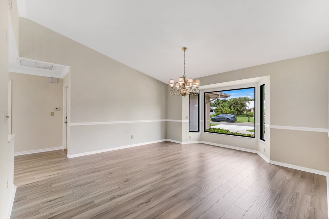 509 Cypress Way E, Naples, FL 34110