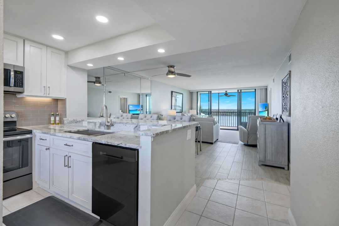 4253 Bay Beach Ln #4F, Fort Myers Beach, FL 33931