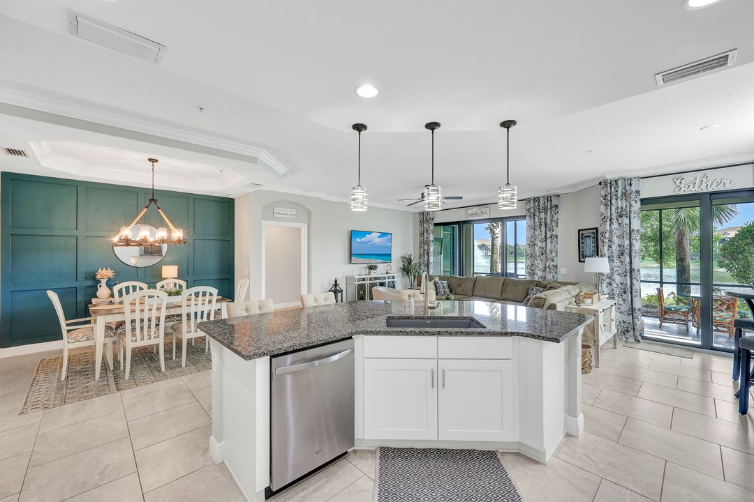 2133 Frangipani Cir #102, Naples, FL 34120