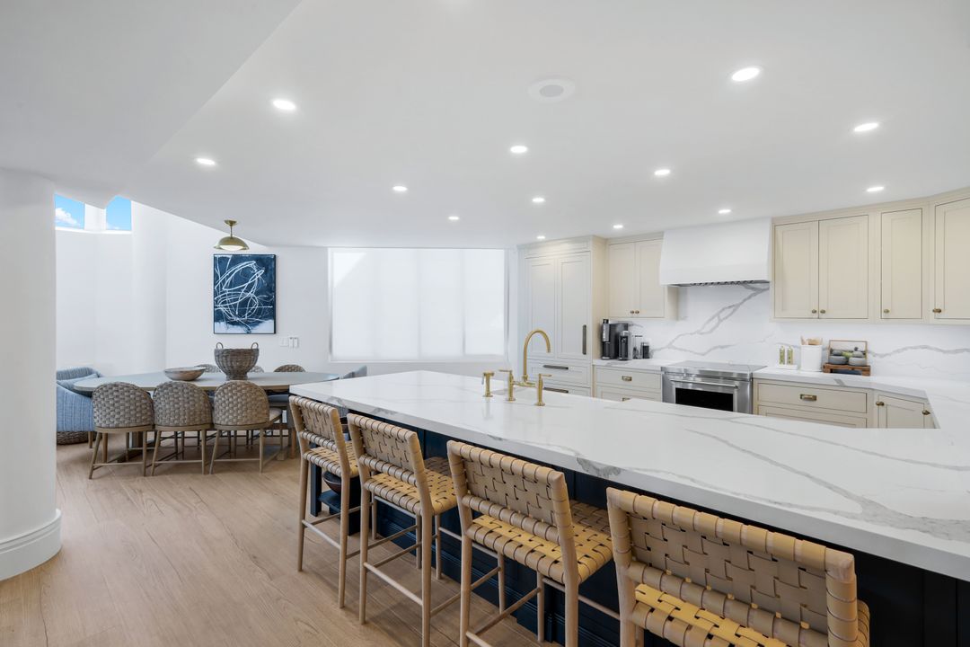 4041 Gulf Shore Blvd N #109, Naples, FL 34103