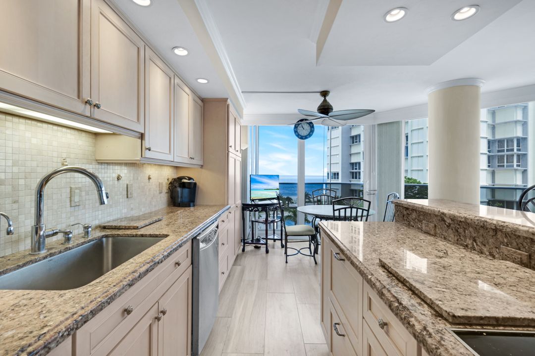 4041 Gulf Shore Blvd N #403, Naples, FL 34103