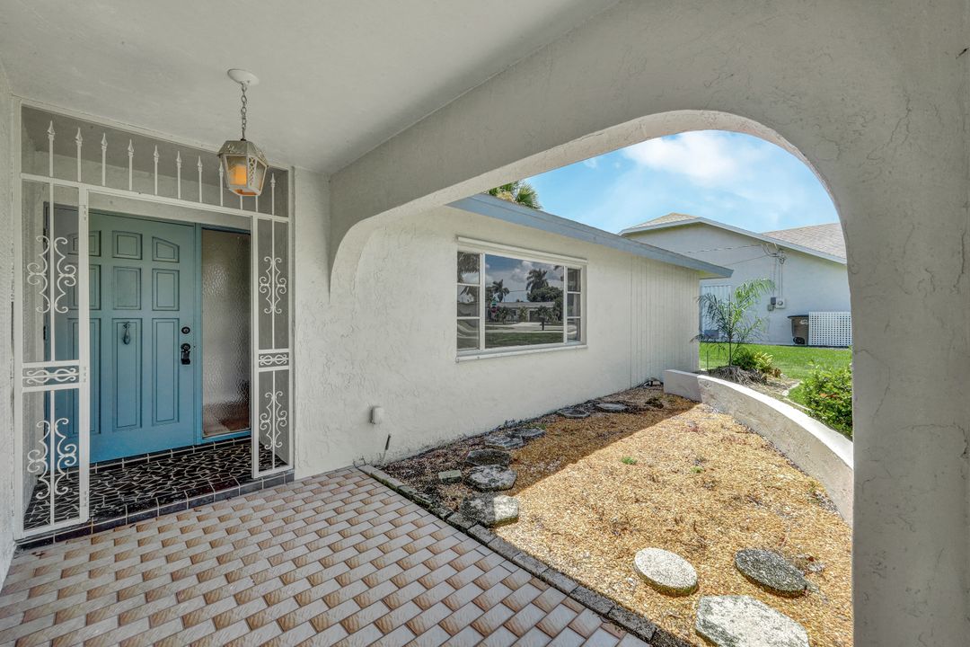 206 SE 46th Ter, Cape Coral, FL 33904