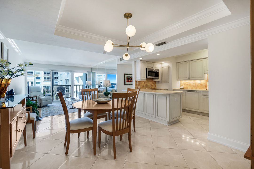 3443 Gulf Shore Blvd N #313, Naples, FL 34103