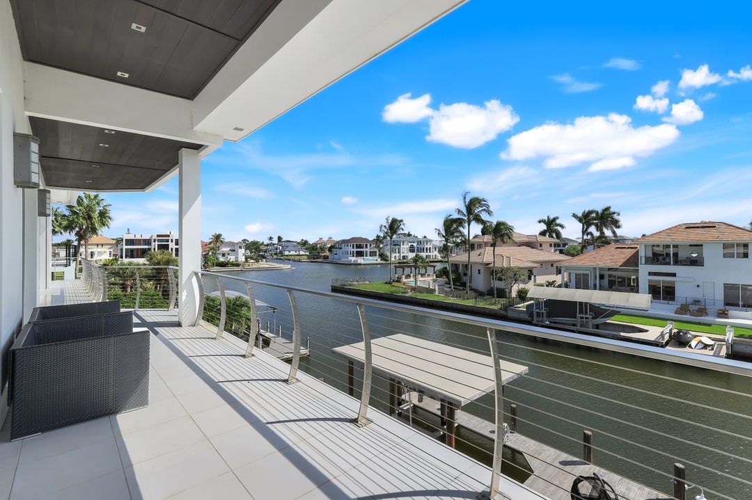 260 Channel Dr, Naples, FL 34108