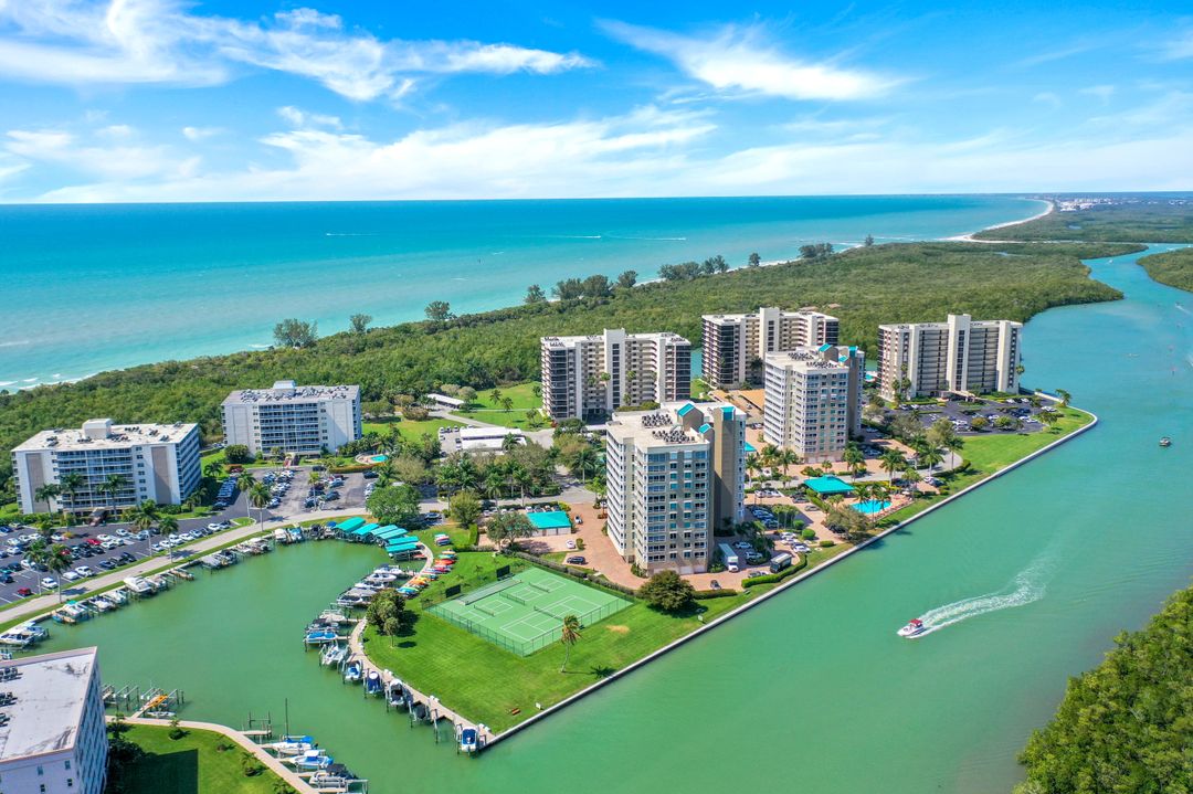 21 Bluebill Ave  #B-1102, Naples, FL 34108