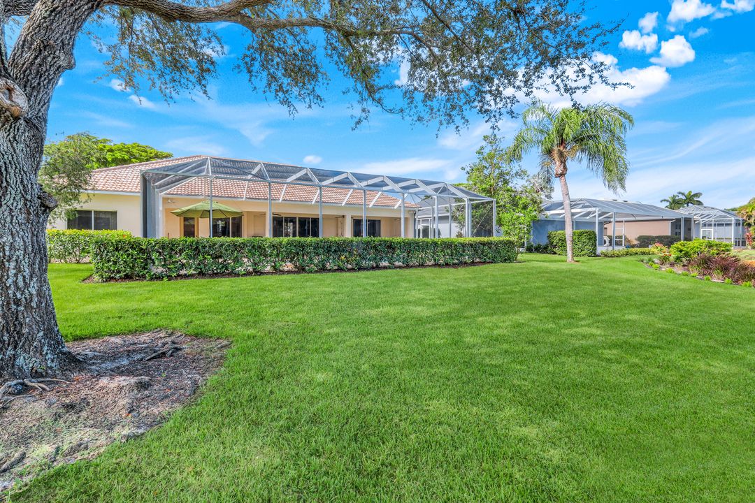 8397 Northhampton Ct, Naples, FL 34120