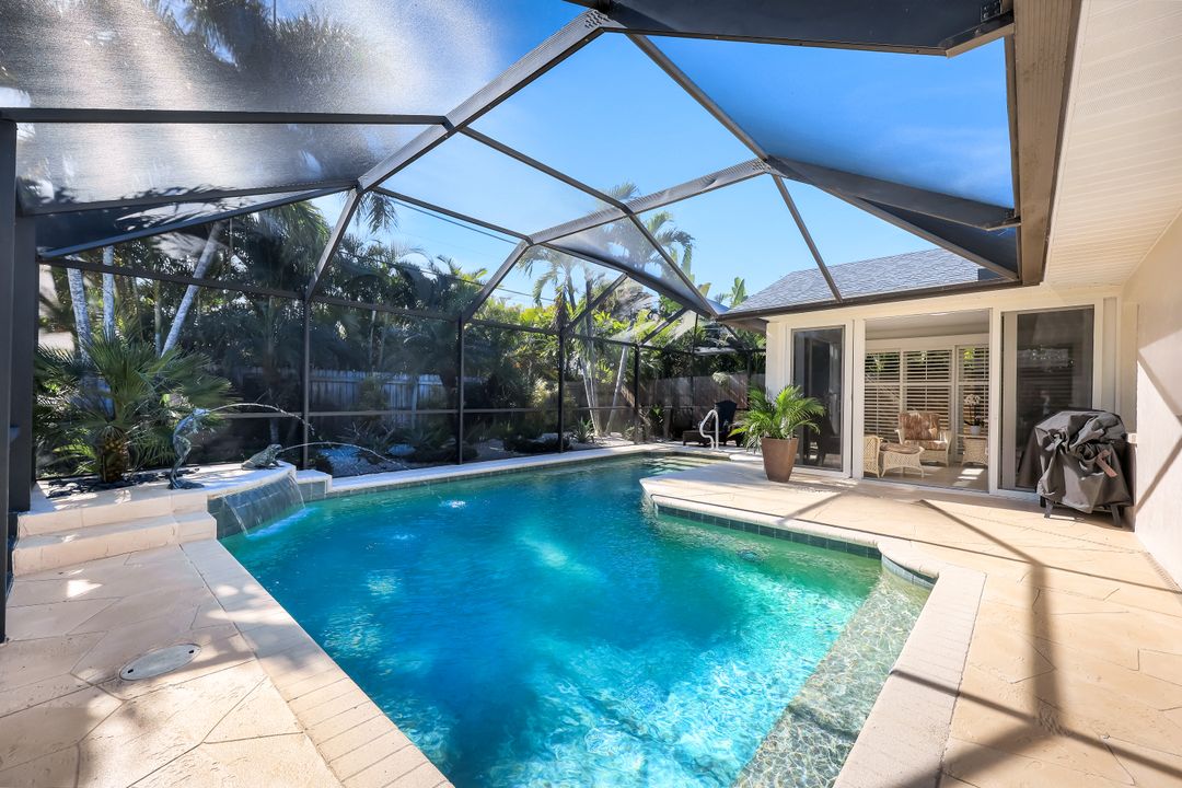 574 102nd Ave N, Naples, FL 34108