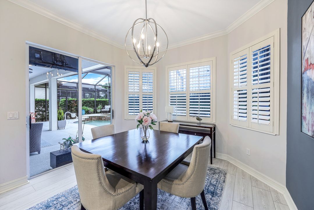 6053 Dogleg Dr, Naples, FL 34113