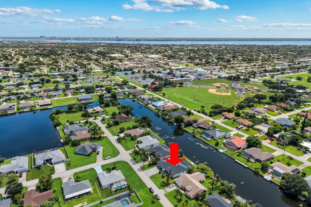 2126 NE 2nd St, Cape Coral, FL 33909