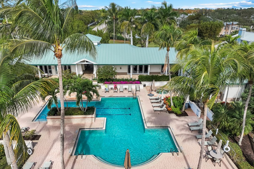 455 Cove Tower Dr #902, Naples, FL 34110