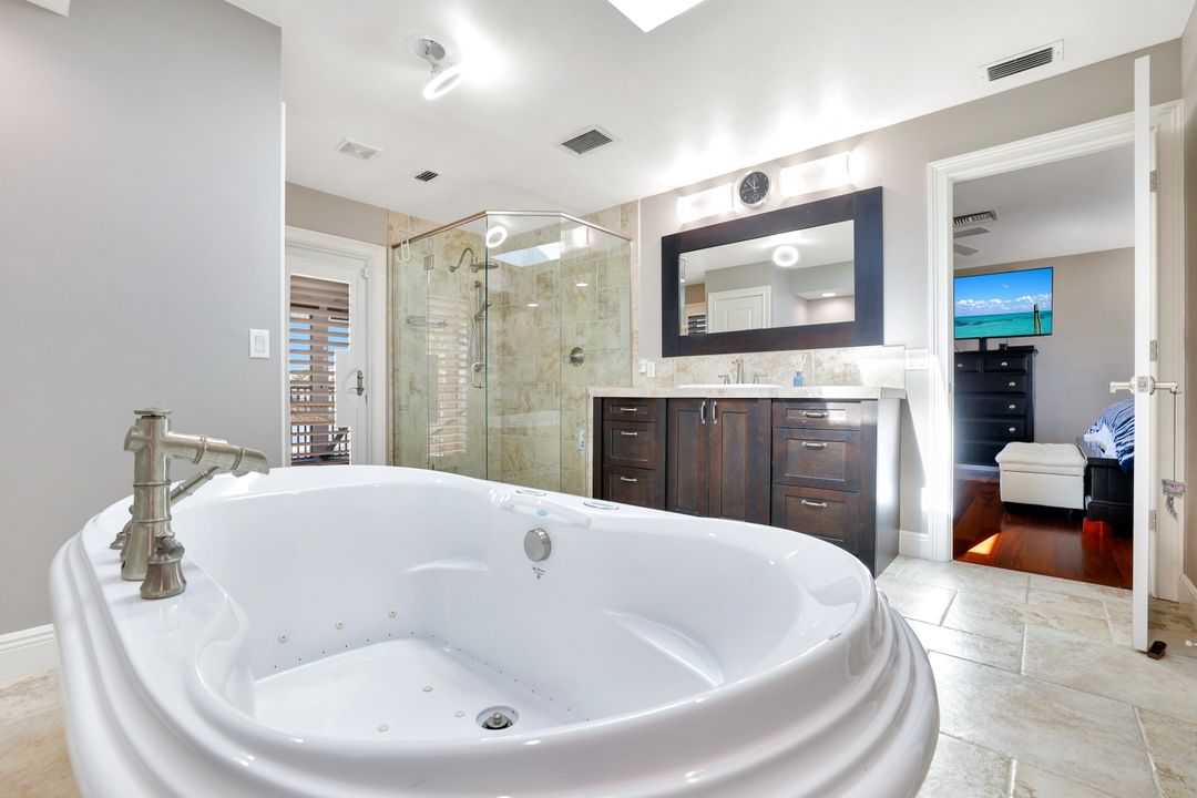 610 Partridge Ct, Marco Island, FL 34145