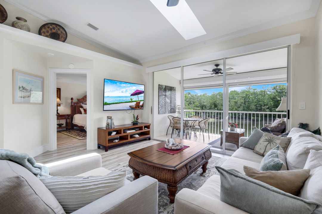 526 Lake Louise Cir #402, Naples, FL 34110