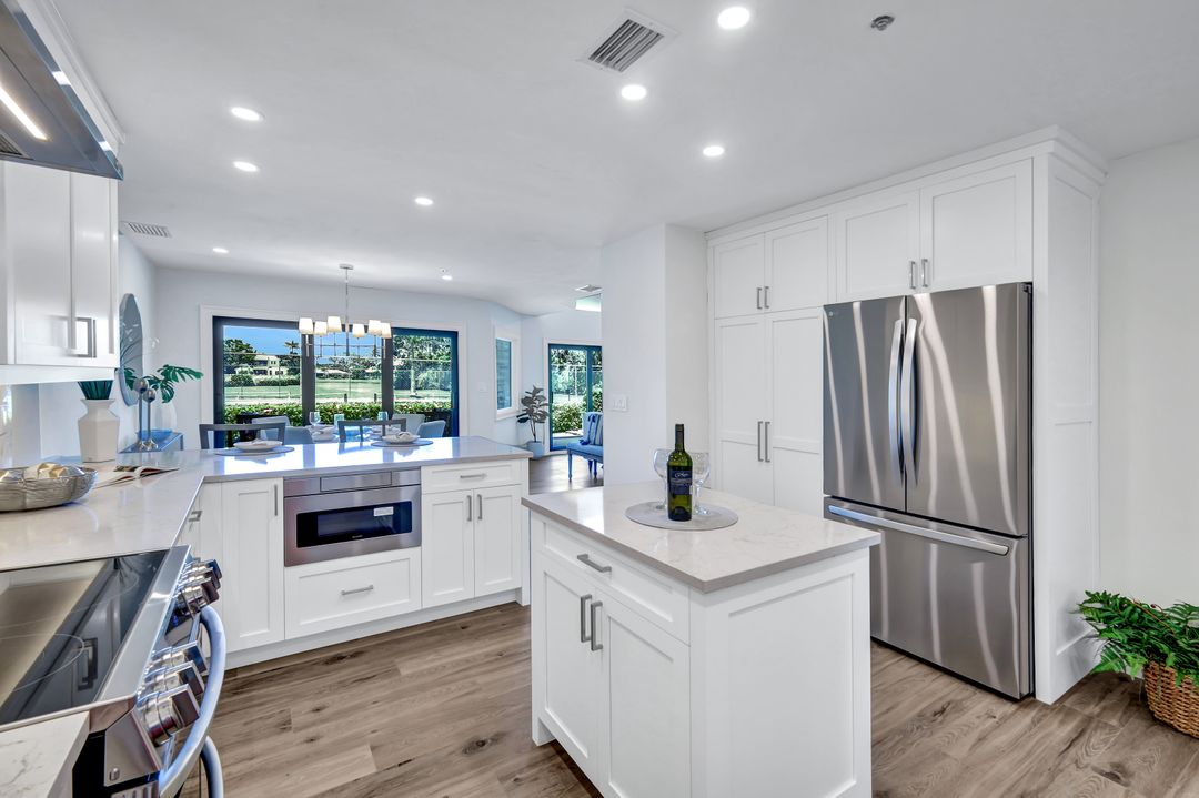 563 Park Shore Dr, Naples, FL 34103