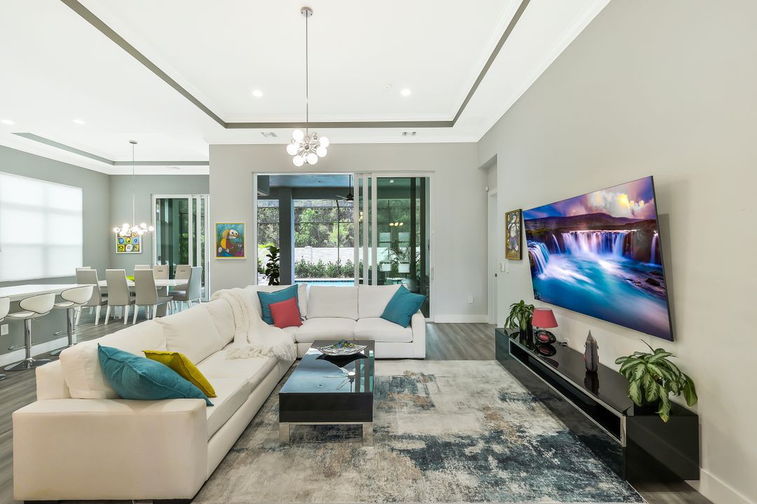 3754 Sapphire Cv Cir, Naples, FL 34114