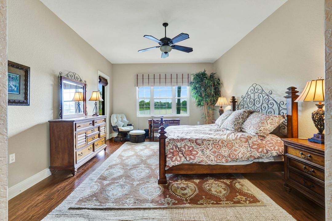 9234 Tesoro Ln #101, Naples, FL 34114