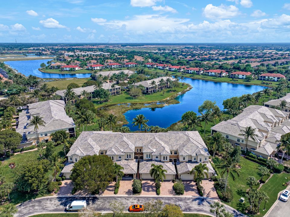 3093 Aviamar Cir #104, Naples, FL 34114