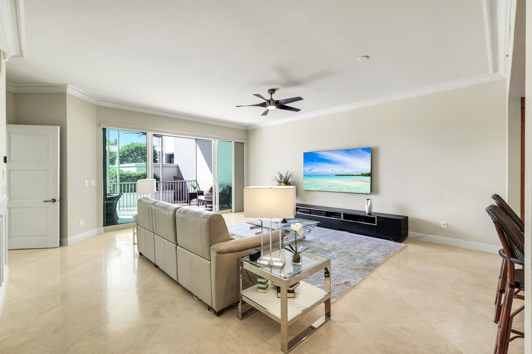 265 Indies Way #302, Naples, FL 34110