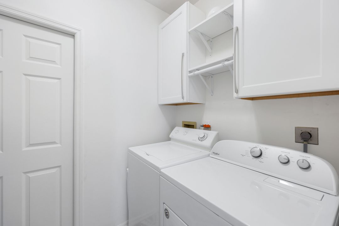 437 Wiggins Lake Ct #201, Naples, FL 34110