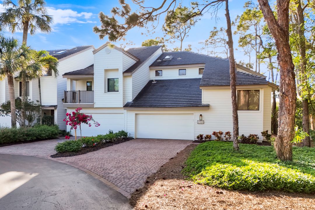 27100 Oakwood Lake Dr, Bonita Springs, FL 34134