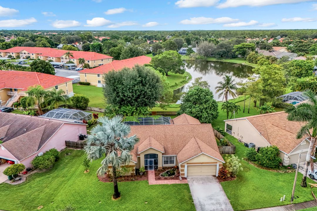 169 Plantation Cir, Naples, FL 34104