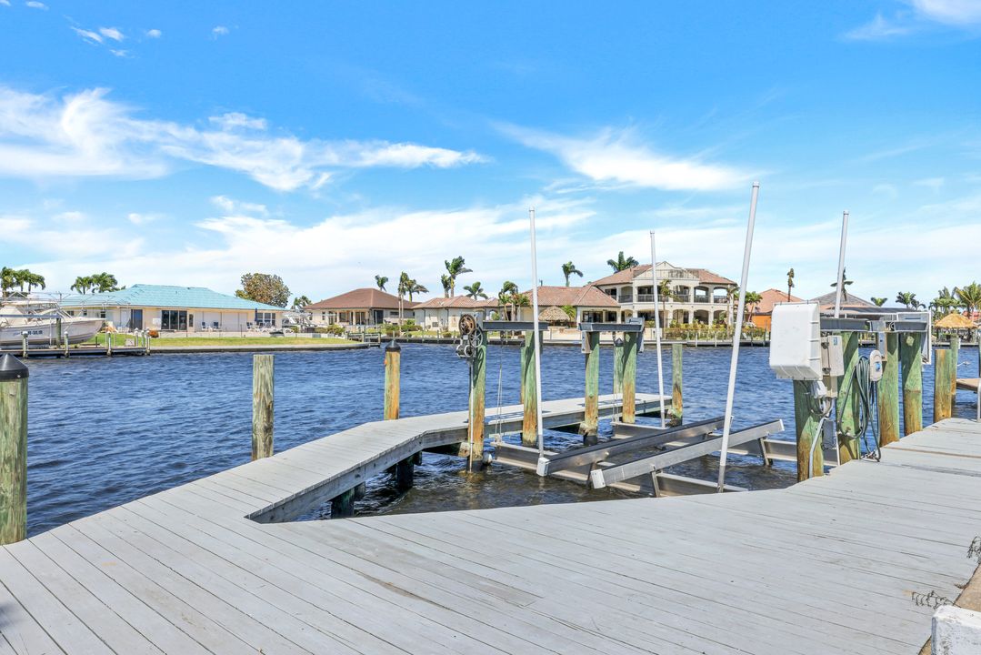 5205 Savoy Ct, Cape Coral, FL 33904