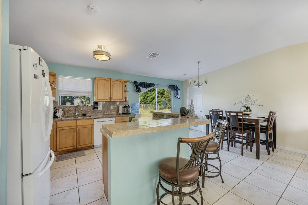 705 SW 27th Terrace, Cape Coral, FL 33914