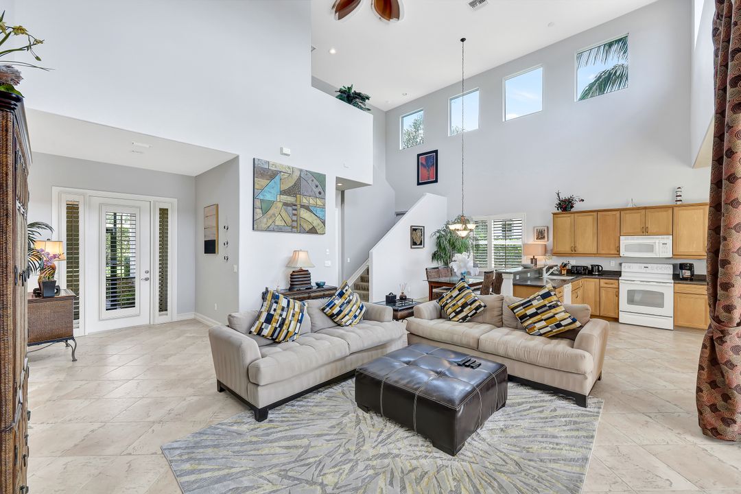 6172 Dogleg Dr, Naples, FL 34113