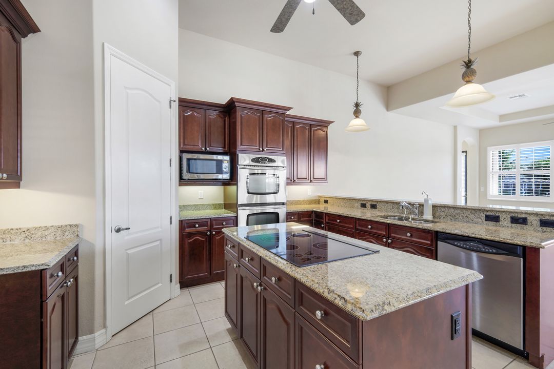 3939 SW 27th Ct, Cape Coral, FL 33914