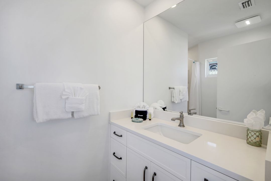 16500 Captiva Dr, Captiva, FL 33924