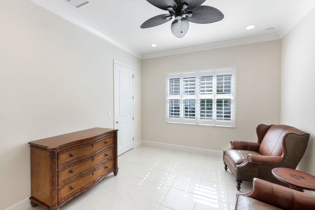 28564 Twain Dr, Bonita Springs, FL 34135