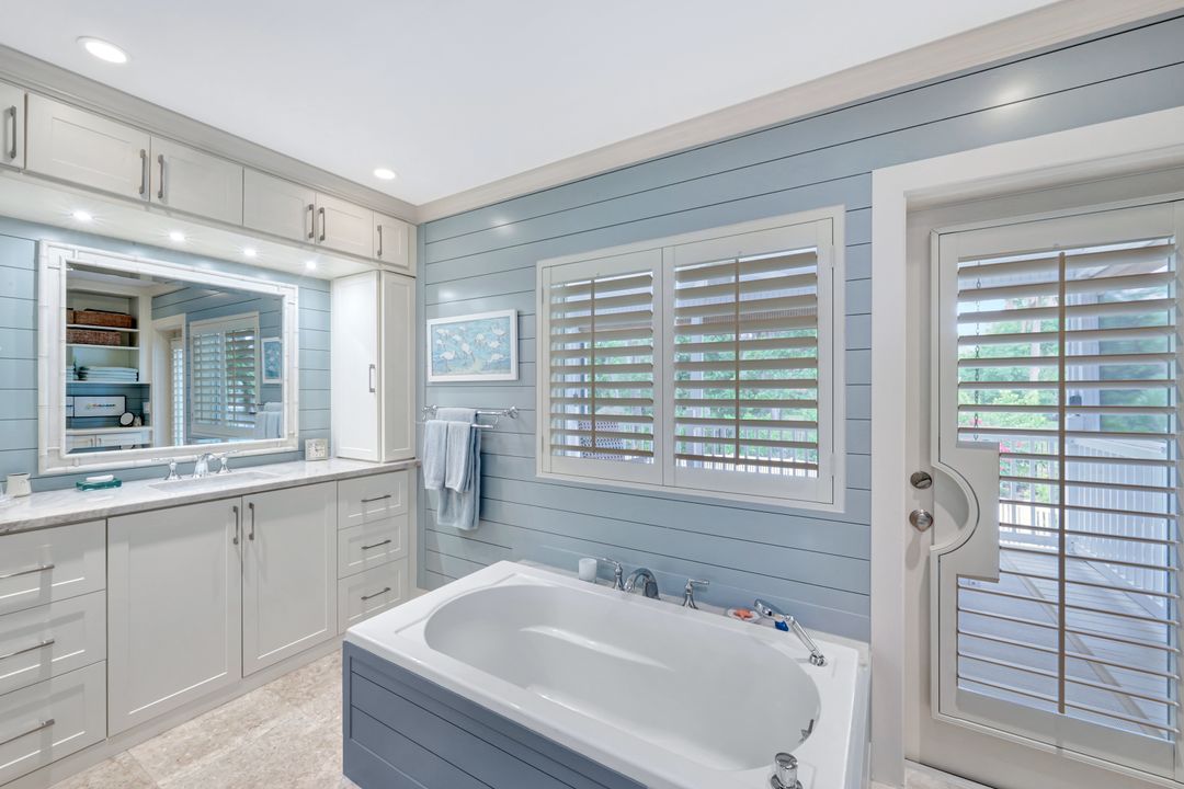 1874 Farm Trail, Sanibel, FL 33957