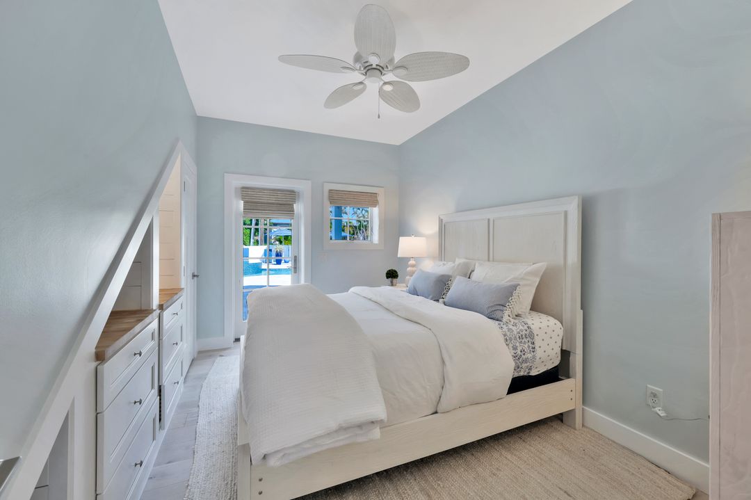 535 93rd Ave N, Naples, FL 34108