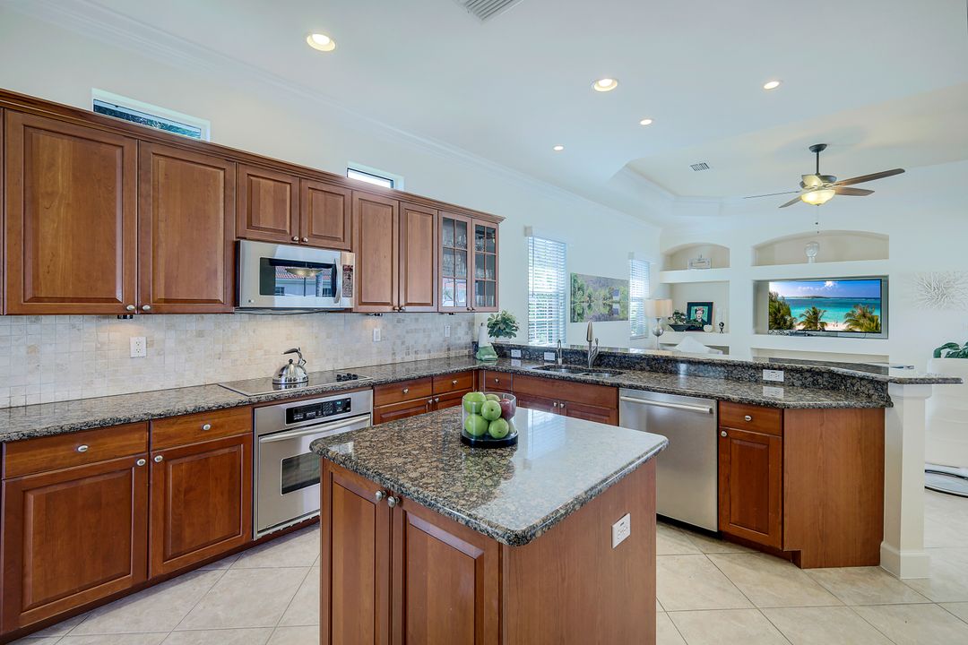 15835 Delasol Ln, Naples, FL 34110