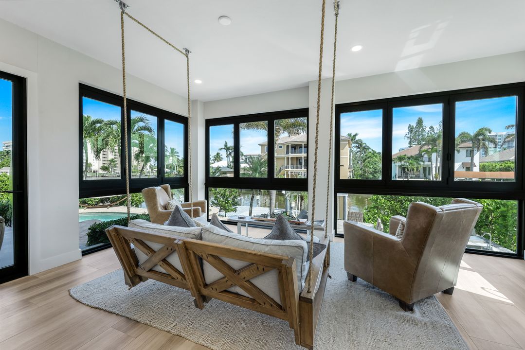 155 Heron Ave, Naples, FL 34108