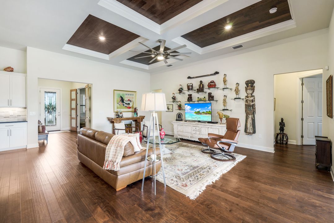 9335 Surfbird Ct, Naples, FL 34120