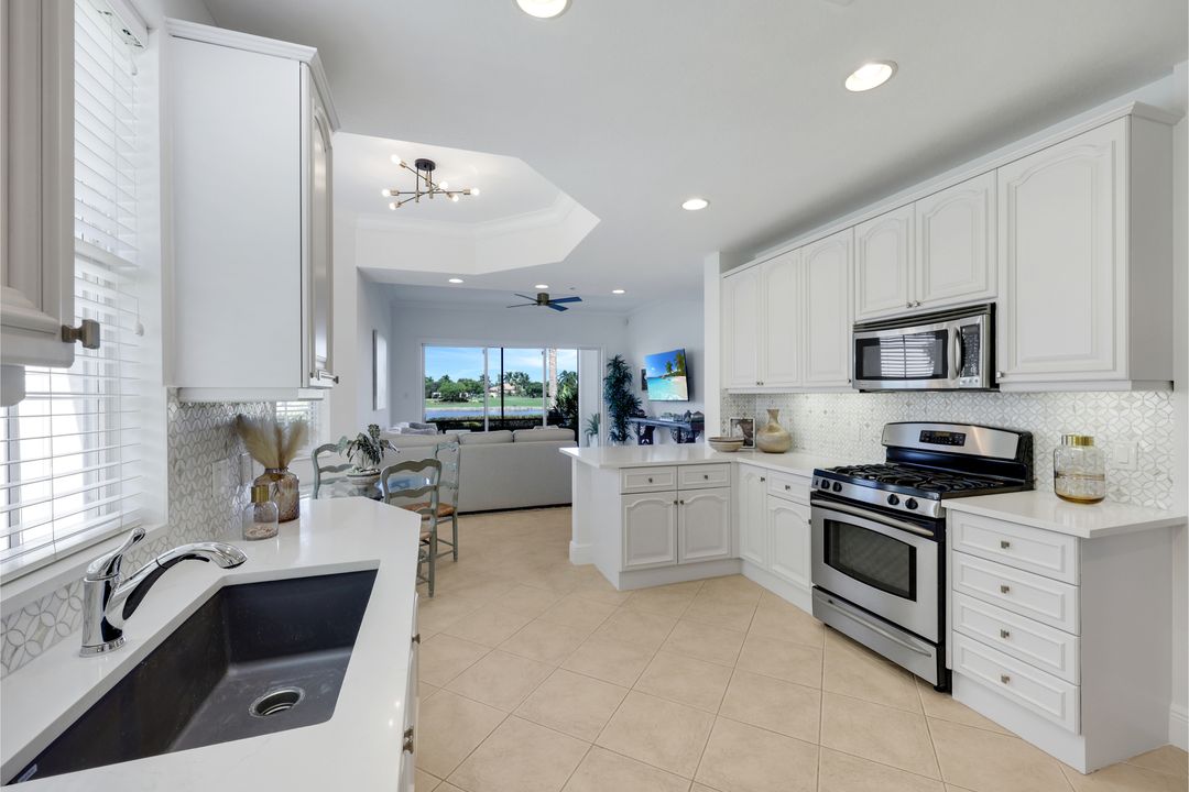 3695 Montreux Ln #101, Naples, FL 34114