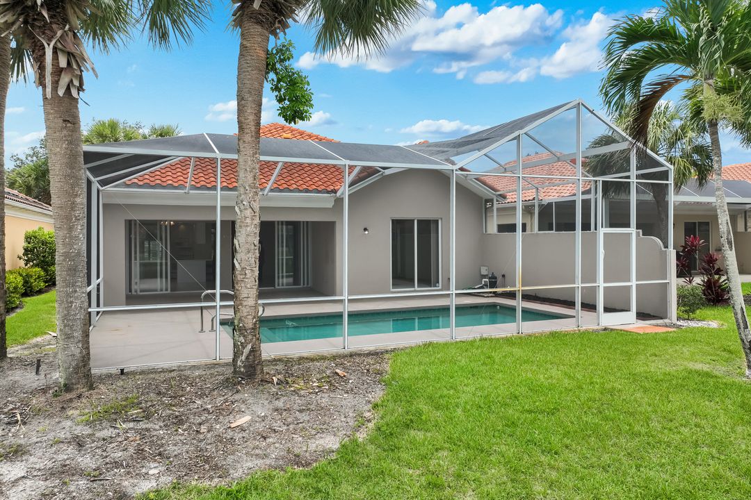 4471 Prescott Ln, Naples, FL 34119