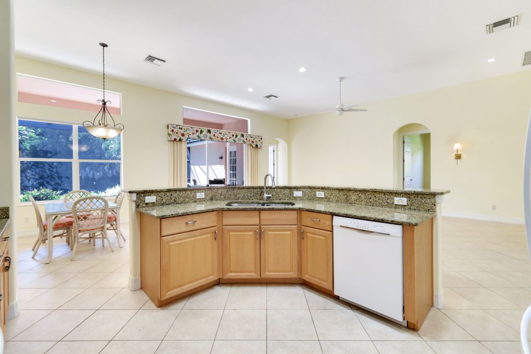 12910 Silverthorn Ct, Bonita Springs, FL 34135