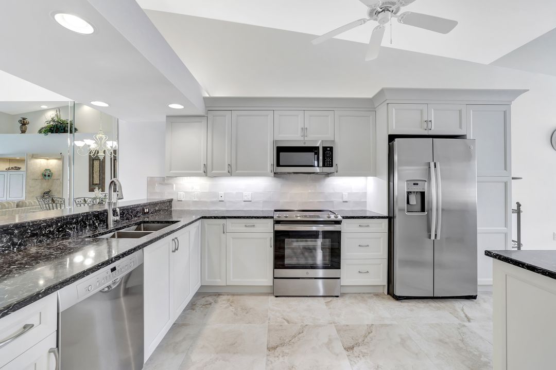 2370 Magnolia Ave #2, Naples, FL 34112