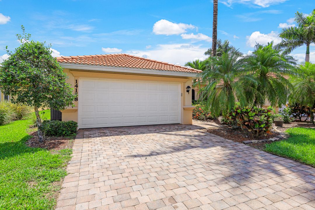 14158 Fall Creek Ct, Naples, FL 34114