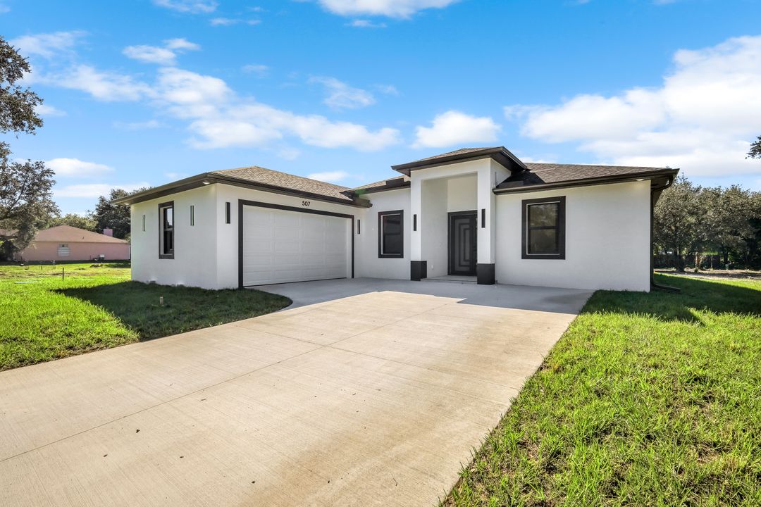 507 Prospect Ave, Lehigh Acres, FL 33972