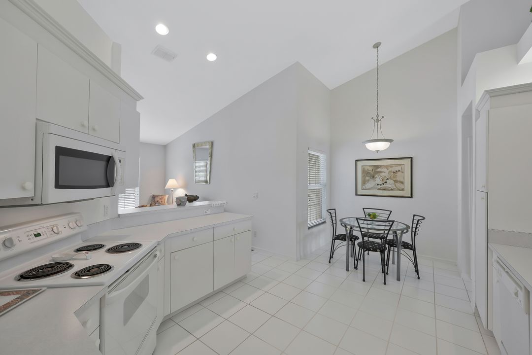 5963 Sand Wedge Ln #207, Naples, FL 34110