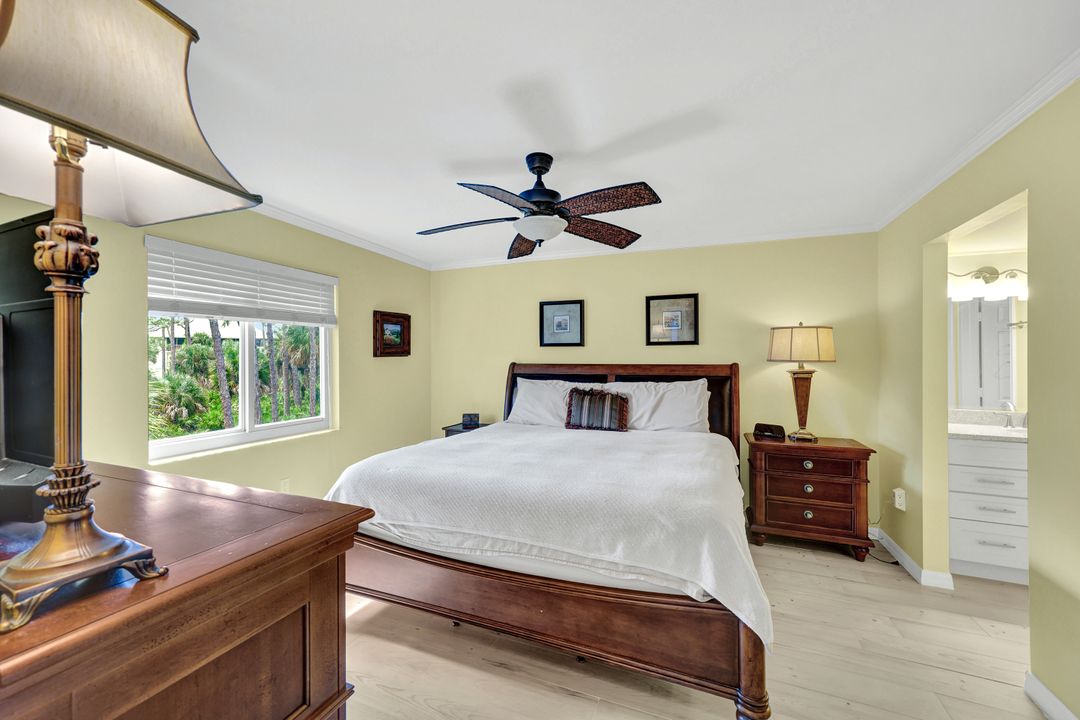 3072 Sandpiper Bay Cir #M-204, Naples, FL 34112