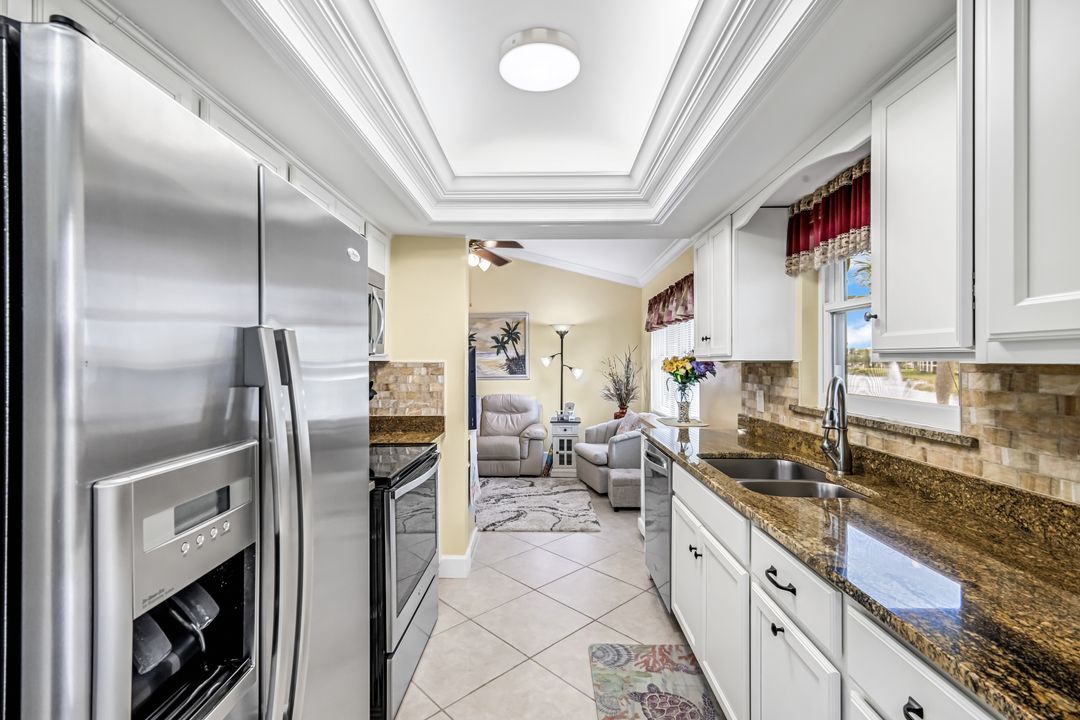 8475 Charter Club Cir #8, Fort Myers, FL 33919