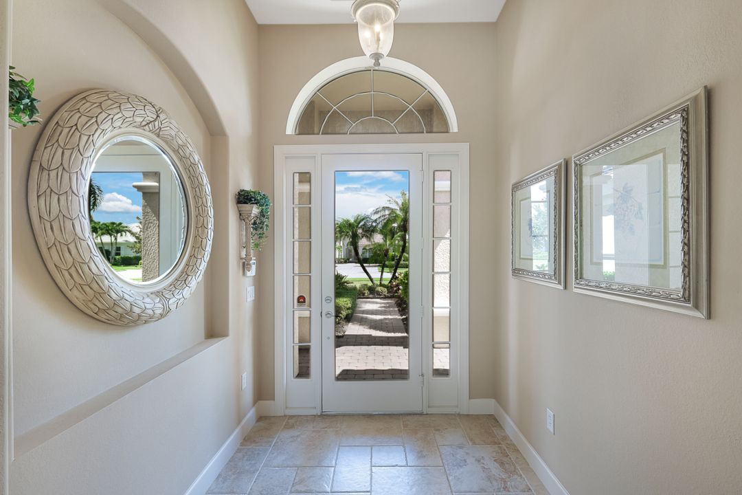 12118 Wicklow Ln, Naples, FL 34120