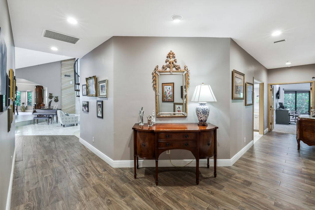 730 Bay Tree Ct, Naples, FL 34108