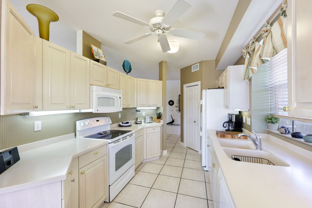 610 Laguna Royale Blvd #1001, Naples, FL 34119