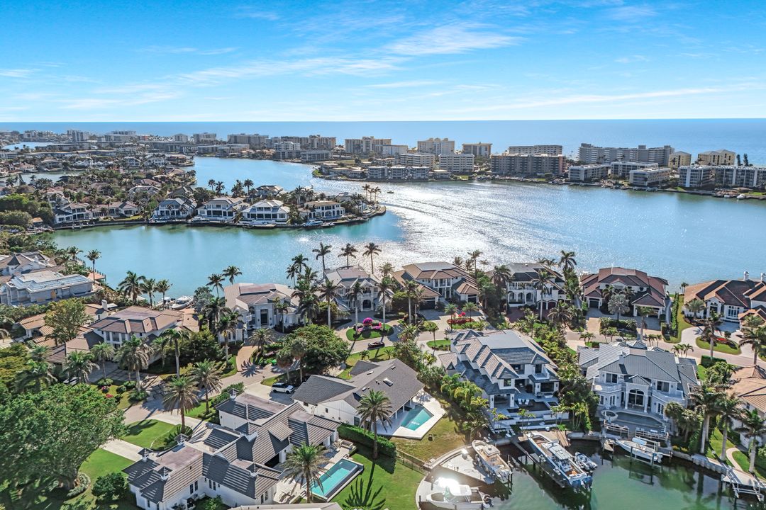 299 Mermaids Bight, Naples, FL 34103